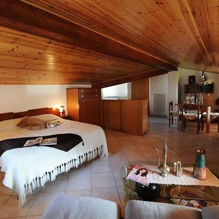 Sleeps 9 Villa