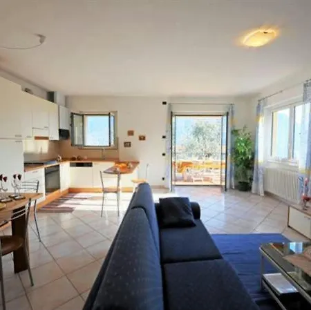 Sleeps 9 Villa *